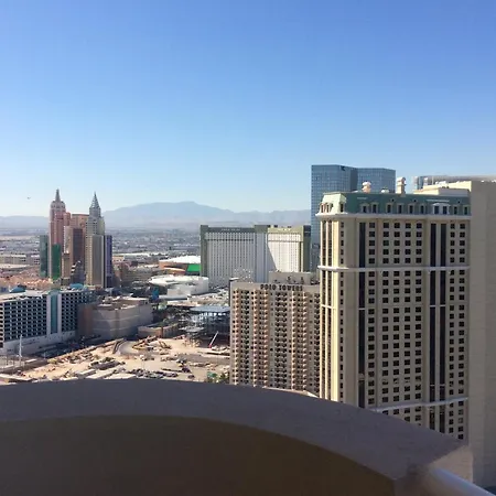 Signature Mgm Studio Condo Strip/Balcony
